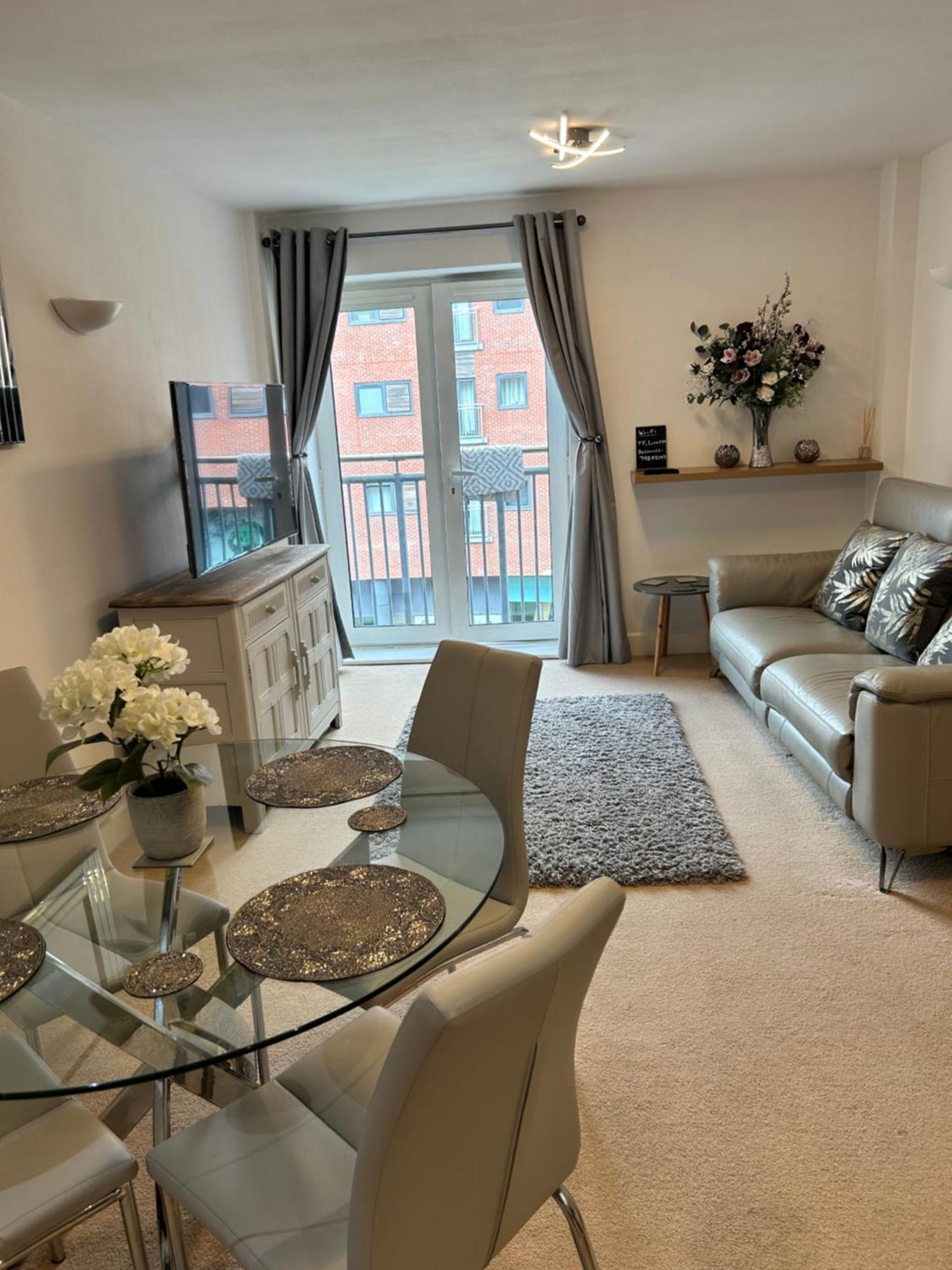 City Centre Apartment. Wrexham Exterior foto