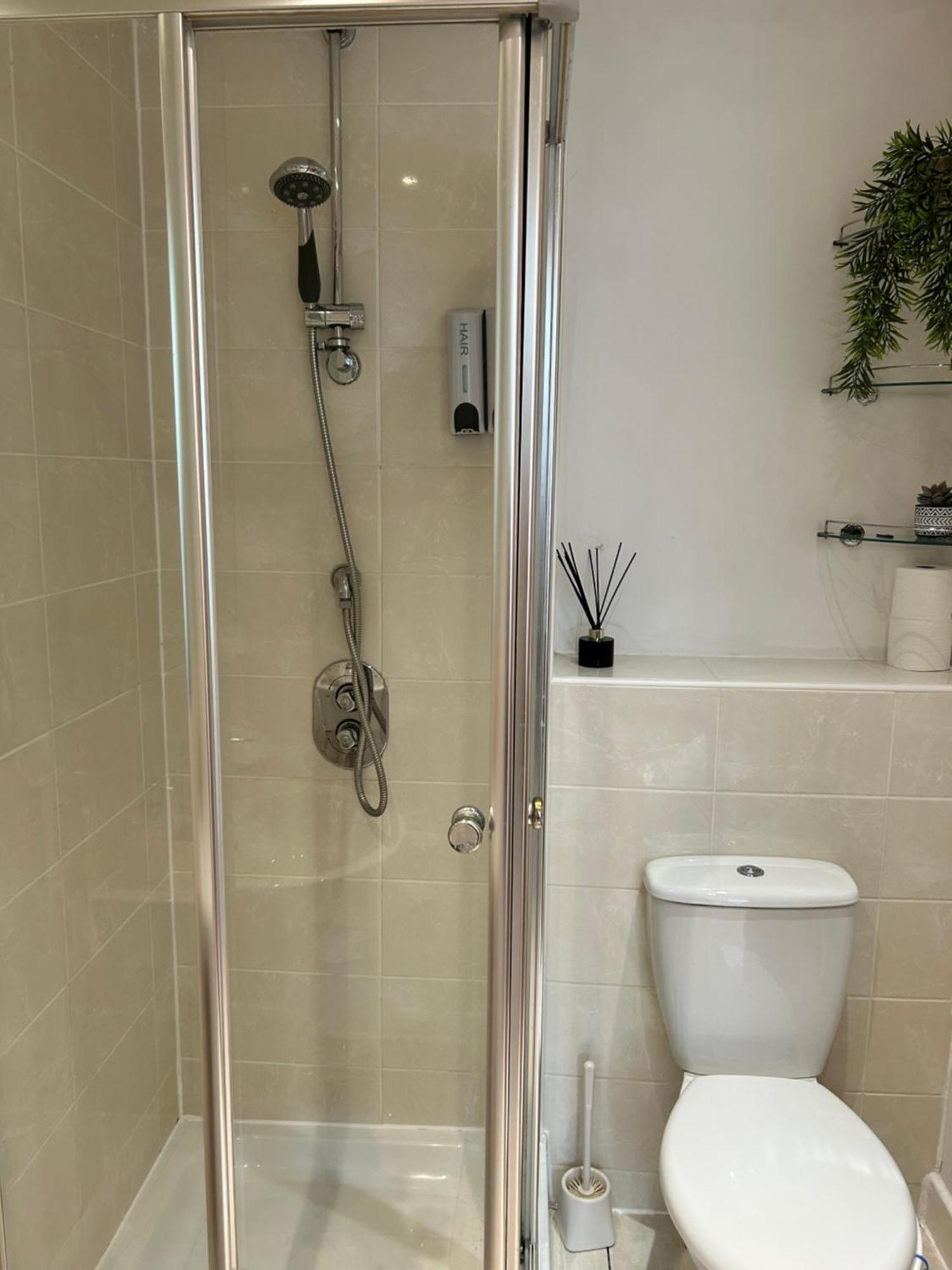 City Centre Apartment. Wrexham Exterior foto